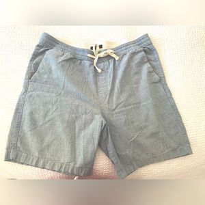 Men’s Banana Republic chambray shorts.